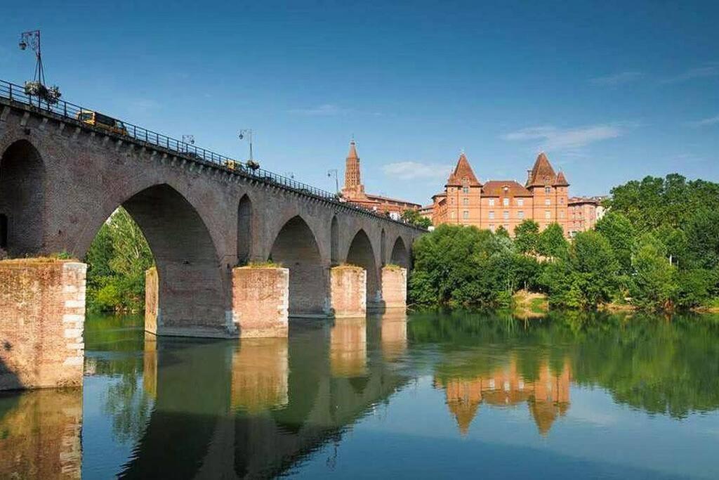 Le Theatre, Coeur De Ville مونْتوبا المظهر الخارجي الصورة